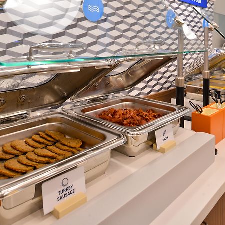 Holiday Inn Express & Suites - Las Vegas - E Tropicana By Ihg Ngoại thất bức ảnh