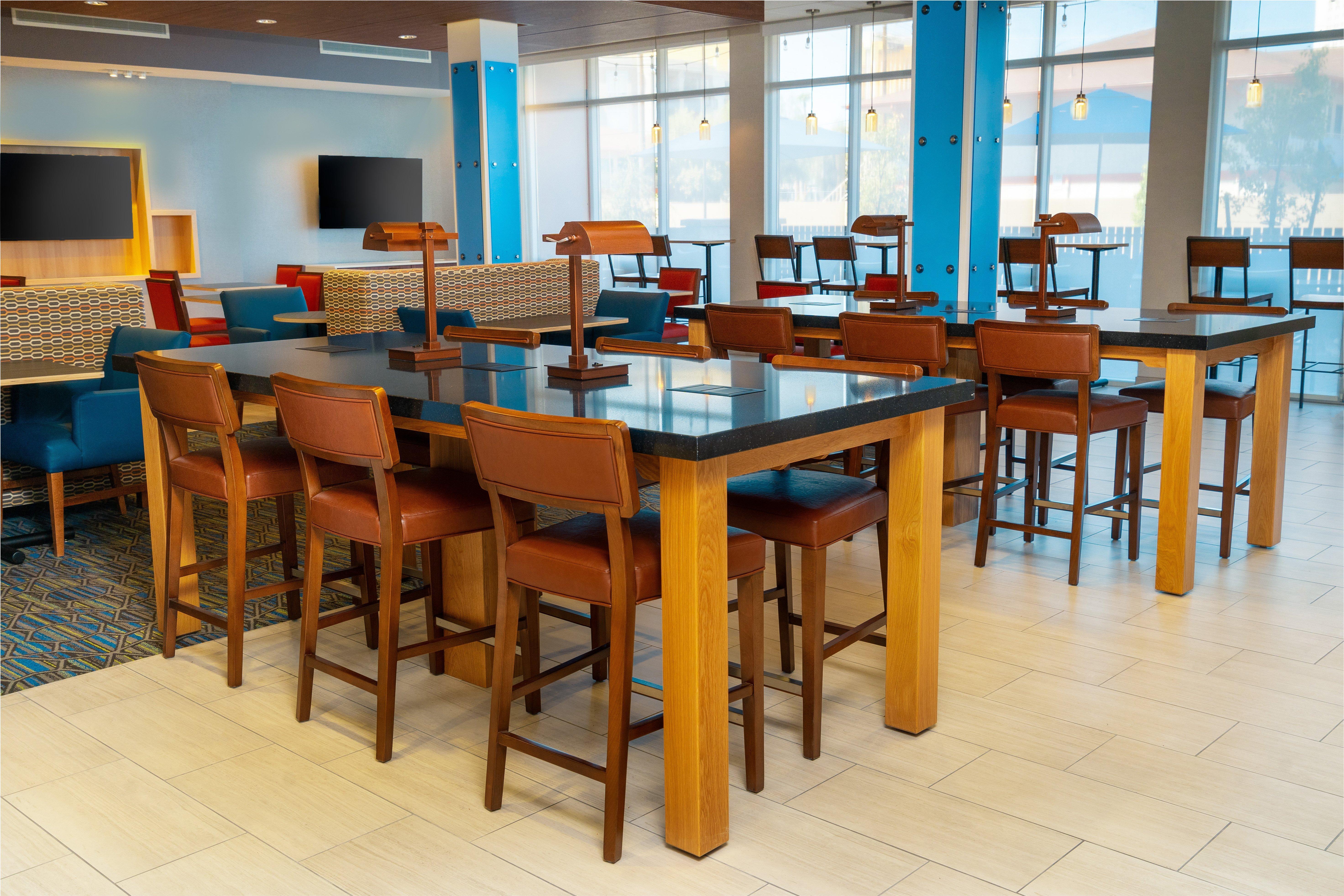 Holiday Inn Express & Suites - Las Vegas - E Tropicana By Ihg Ngoại thất bức ảnh